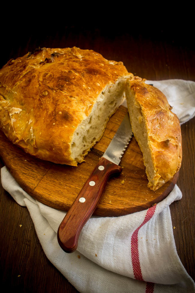 Πανεύκολο ψωμί χωρίς ζύμωμα