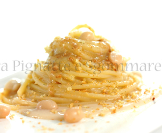 Le mie ricette - Spaghetti con crema di fagioli zolfini all’aneto, bottarga di tonno e mollica di pane piccante