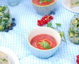 LeckerBox Picknick mit Missy Cookie von “Cookies & Style”: Erfrischende Tomaten-Wassermelonen-Gazpacho
