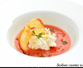 Zuppa fredda di pomodoro con burrata di Andria