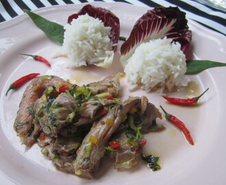 Thai Rindfleischsalat   “YAM NUA”  (the best, ever)