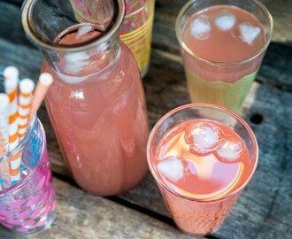 Rabarberlemonad – sommarens godaste dryck