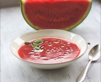 Kalte Erfrischung an heißen Sommertagen: Wassermelonen-Gazpacho als kalte Suppe