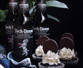 Cupcakes de cerveza negra con crema de mantequilla de merengue suizo al Whisky