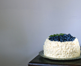 Cytrynowo-borówkowy tort urodzinowy - Lemon and blueberry birthday cake
