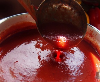 Sos pomidorowo paprykowy na zimę