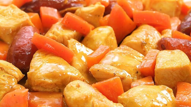 Pollo en Salsa al Estilo Marroquí con Ras el Hanout