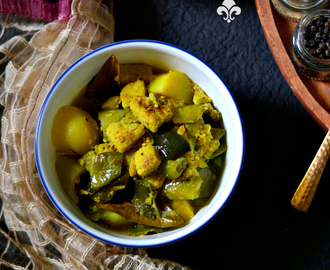 Chapor ghonto / Bengali mix vegetables with lentil patties