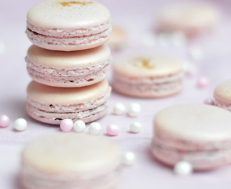 ♥ Süße rosa Macarons mit Kirschmarmelade {und goldenem Feenstaubglitzer}