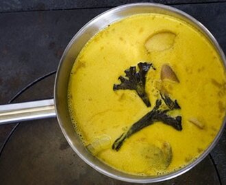Currysoppa med svart trumpetsvamp