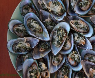 Gratinerade musslor med vitlök och parmesanost