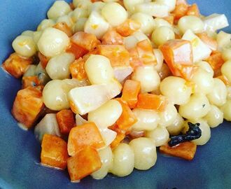 Prima della partenza, non potevo non preparargli uno dei suoi piatti preferiti: #mostro adora le chicche di patate con #zucca #pere e #gorgonzola, voi potete trovare la ricetta sul blog!
http://bit.ly/1GJLy8b [follow Queen's Kitchen on FB
http://on.fb.me/1gq3DMB ]
#queenskitchen #liketocookit
#feedfeed  #foodloftit 
#starvingorstuffed #ifoodlovers
#Cookmagazine #infoodwetrust
#ptk_food #tentarnoncuoce #incucinaconleinstamamme #official_italian_food #ricetteperpassione #cucinoperamore #miiichefame #gloobyfood #shelfgram_me #loves_foods #storyofmytable #cookyoursecret #_food_repost #cuisine_captures #foodvsco #foodamology #beautifulcuisines
#top_food_of_instagram