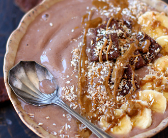 Foodie Fuel: Chocolate Peanut Butter Protein Smoothie Bowl