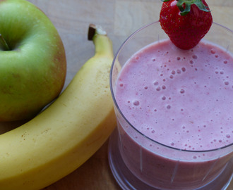 Erdbeer-Bananen-Apfel-Smoothie, lecker zum Frühstück oder für zwischendurch