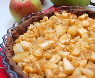 Kakaowa tarta z jabłkami i gruszkami