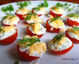 Imprezowe pomidory z sosem koperkowo – czosnkowym