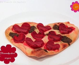 Vegane Flammkuchen mit Roten Rüben (Bete) und Zwiebel - Essen in Herzform - Romantik für den Valentinstag - Blogevent "Blogg den Suchbegriff"