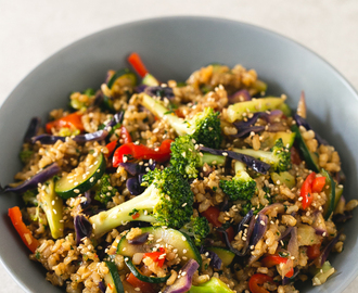 Wok de arroz integral y verduras