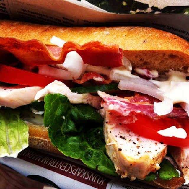 Club Sandwich i ciabattaform är bra picknickmat!