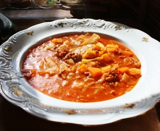 Rustykalna zupa o smaku gołąbków
