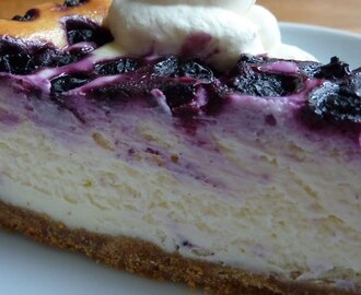 Cheesecake med vit choklad och blåbär
