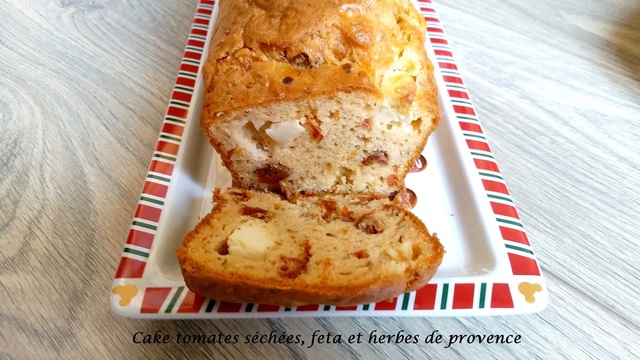 Recette Cake salé thermomix - Tomates séchées + feta + herbes de Provence