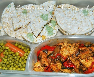 Lunchbox- kurczak z warzywami, wafle ryżowe, marchewka z groszkiem