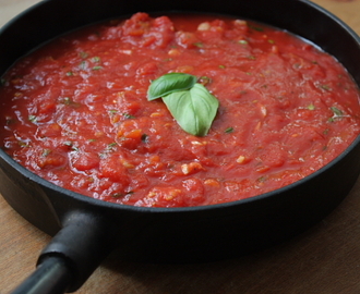 tomatsås basic