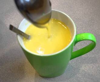Mikstura na przeziębienie – mleko z masłem i miodem