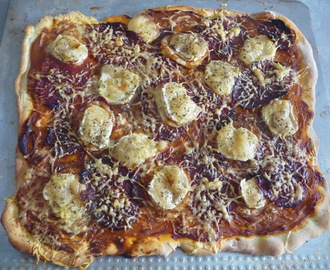 Pizza aubergine chèvre chorizo