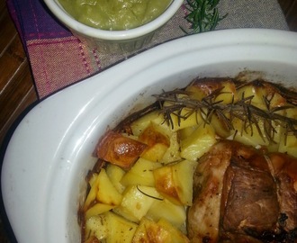 Secondi piatti: Arista di maiale al forno con patate e crema di asparagi