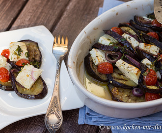Auberginen mit Feta, Tomaten und Zwiebel/ Eggplant with feta, tomato and onion