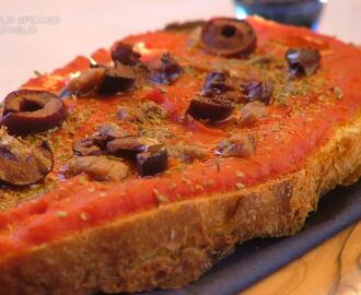 Pan di pizza alici e olive nere
Ti potrebbero interessare anche: