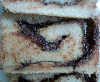 Pan blanco de crema de chocolate y pistachos (PANIFICADORA)