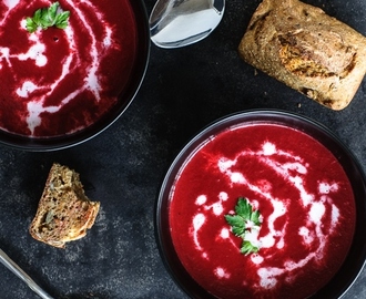 tricky’s TU-ES-DAY! vegane rote beete suppe und dinkelvollkornbrötchen aus dem thermomix