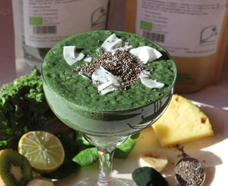 Green Superfood Smoothie mit Spirulina