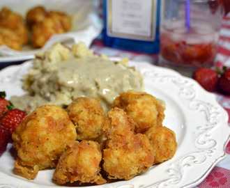 DDD #30 – Spicy Vegan Chicken Fried Cauliflower with Smashed Baked Potatoes and White Gravy & Delta Dipping Sauce