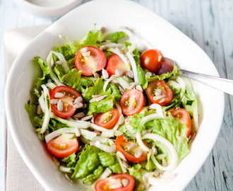 Schneller Salat mit Zucchini – wenn die Zucchinischwemme kommt