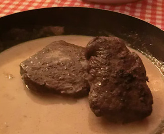 Knoflook biefstuk met pepersaus