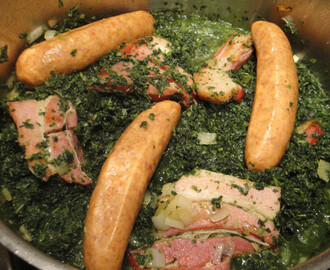 Grünkohl mit Pinkelwurst und glasierten Bratkartoffeln
