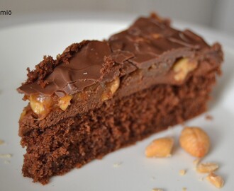Suolapähkinä-suklaakakku (Snickers-kakku)