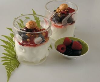 Frutta di bosco allo yogurt