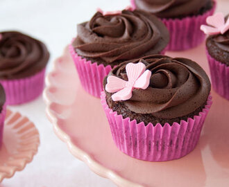 Cupcakes de chocolate negro deliciosos