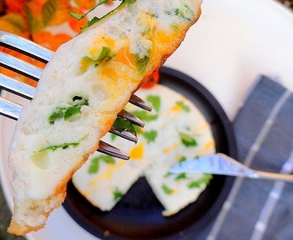 Dietetyczny puszysty omlet z biĹ‚ek i serka na Ĺ›niadanie