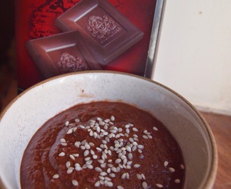 Mole poblano - moja wariacja na temat pikantnego sosu czekoladowego + pieczone pieczarki