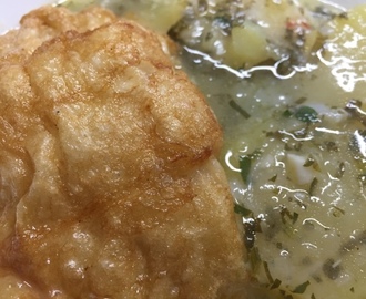 Bacalao fresco con patatas en salsa verde.