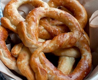 Recept: Zelf pretzels bakken - Savory Sweets