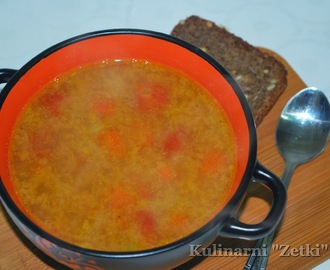 Zupa curry z soczewicy, pomidorów z dodatkiem mleczka kokosowego