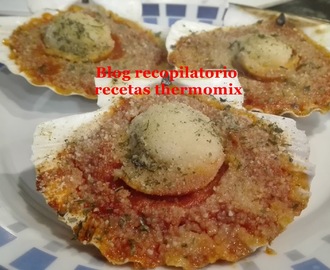 Vieiras asadas sobre sofrito de tomate y jamón thermomix