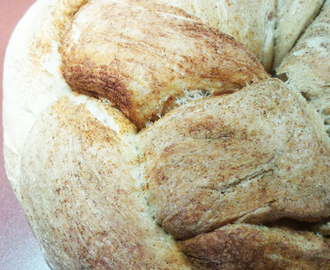 Pane di semola e farina grano alla Paprika dolce ed alle Erbe di Provenza ed il segreto per farlo leggero e buonissimo!